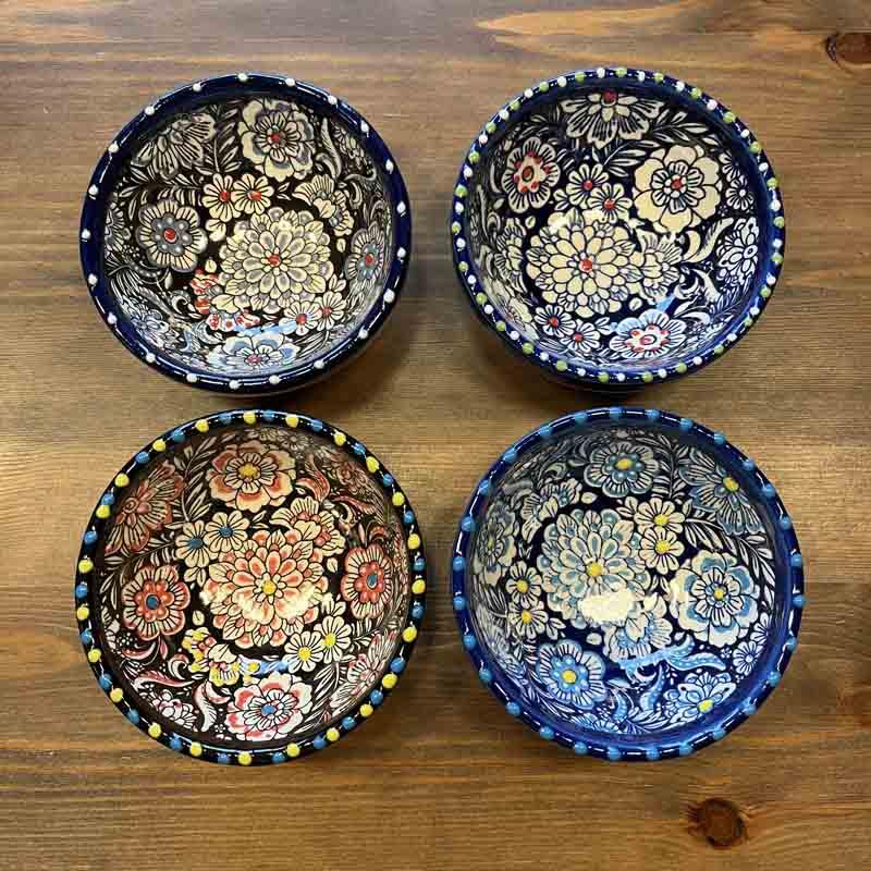 Handbemalte kleine Schale Blumenmuster aus Spanien 9 cm B-Ware Handbemalte kleine Schale Blumenmuster aus Spanien 9 cm B-Ware