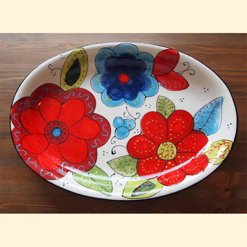 Handbemalter Servierteller mit Blumenmuster aus Spanien Handbemalter Servierteller mit Blumenmuster aus Spanien