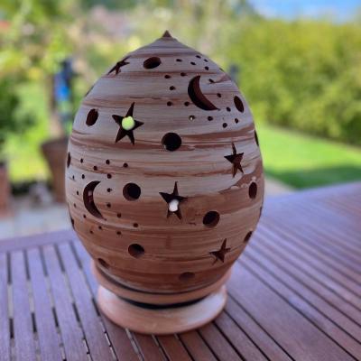 Große ovale handgearbeitete spanische Terrakotta Lampe Große ovale handgearbeitete spanische Terrakotta Lampe