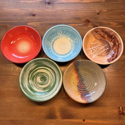 Handgefertigte Keramikreibe-Sch&uuml;sseln aus Spanien