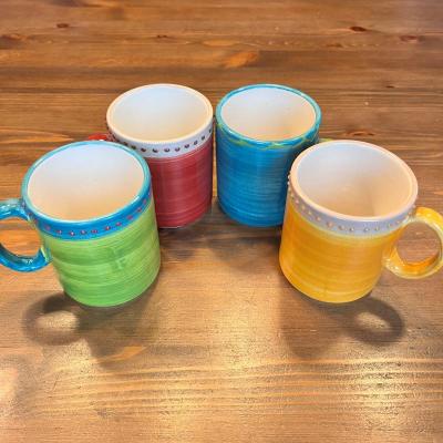 Rustikale, bunte, handbemalte Tasse aus Spanien