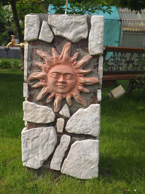 Sule mit Wandornament